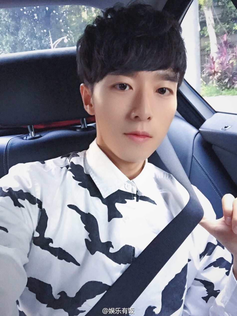 又到开学季,近日北大最帅双胞胎兄弟苑子文,苑子豪研究生入学,同天