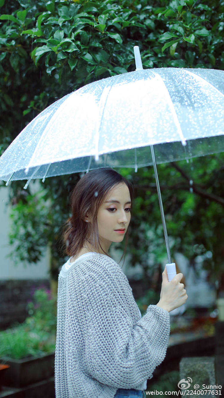 9 / 96 浙传95后气质女神_sunnio在微博晒出清新