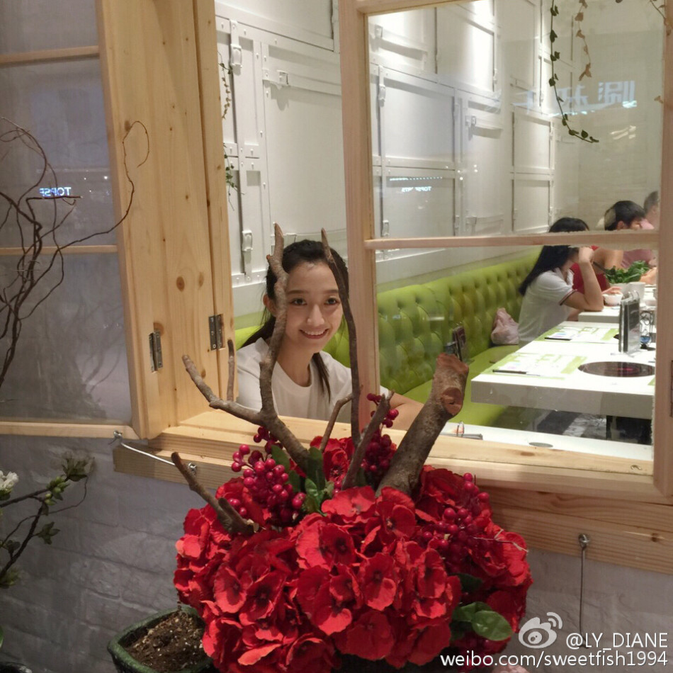 中山双生校花清纯甜美 校友赞又美又学霸