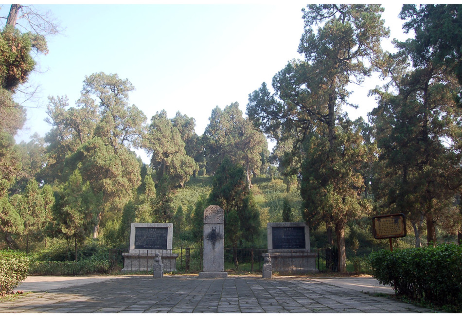 3a级景区,全国重点文物保护单位,为东汉开国皇帝—世祖光武帝刘秀陵园