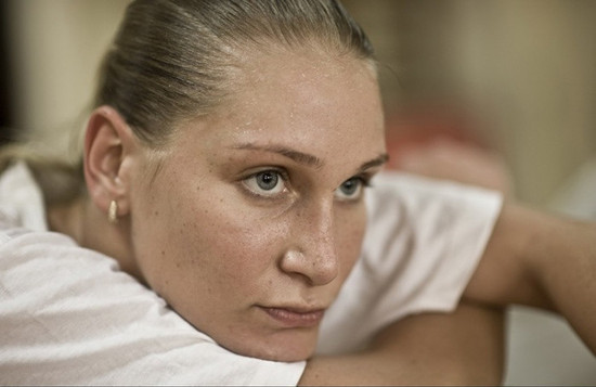 揭秘俄罗斯空手道冠军的脱衣舞女郎生活