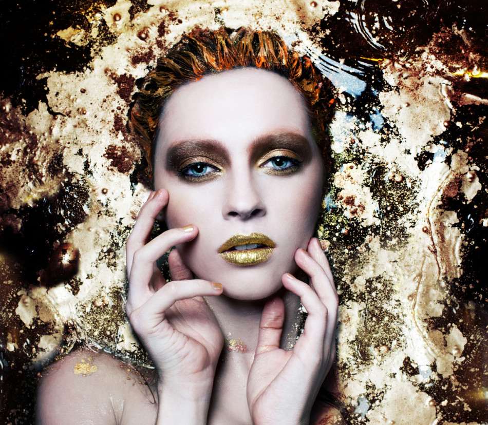 超炫未来感金属矿物妆容