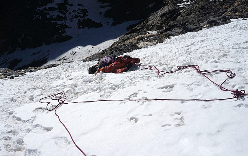 广州女孩挑战四姑娘山 岩钉脱落坠崖身亡