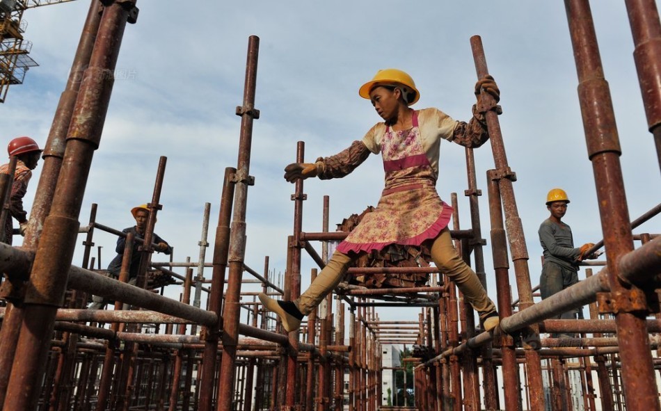 【看见】工地上的女人们_高清图集_新浪网
