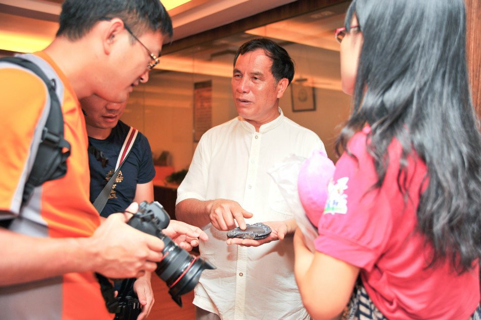 端砚大师梁焕明:阴阳双刀绝技享誉砚界