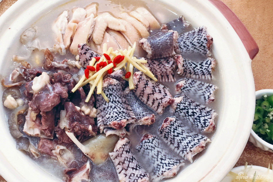 三代相传的专业蛇宴世家