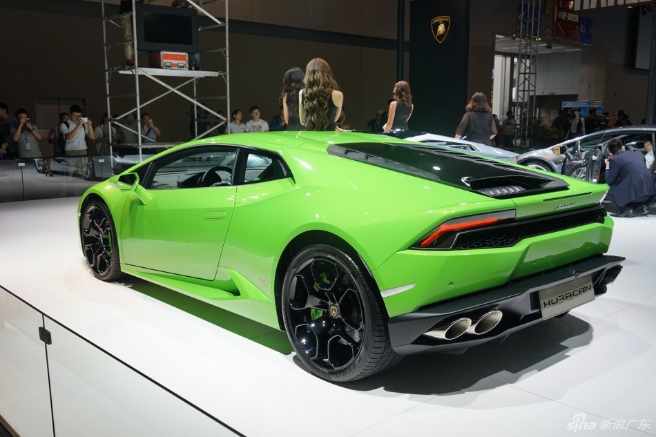 野蛮小牛 实拍兰博基尼huracan lp610-4