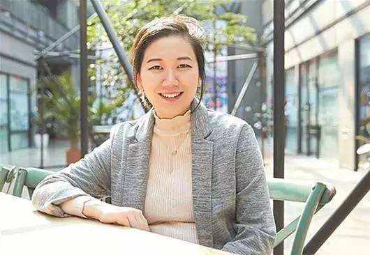 这5名80后分别是:美邦服饰胡佳佳,国农科李林琳,卧龙地产陈嫣妮