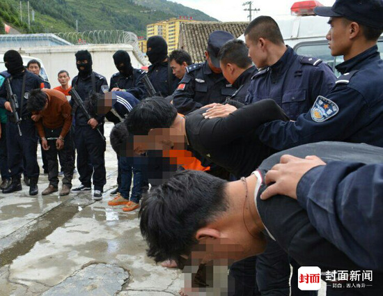 蒙面大汉深夜入户捆绑屋主 抢走近400万文物