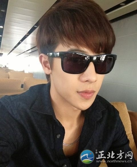 18岁富二代恋上香港艳星 曝私照曾拍《夜蒲2》