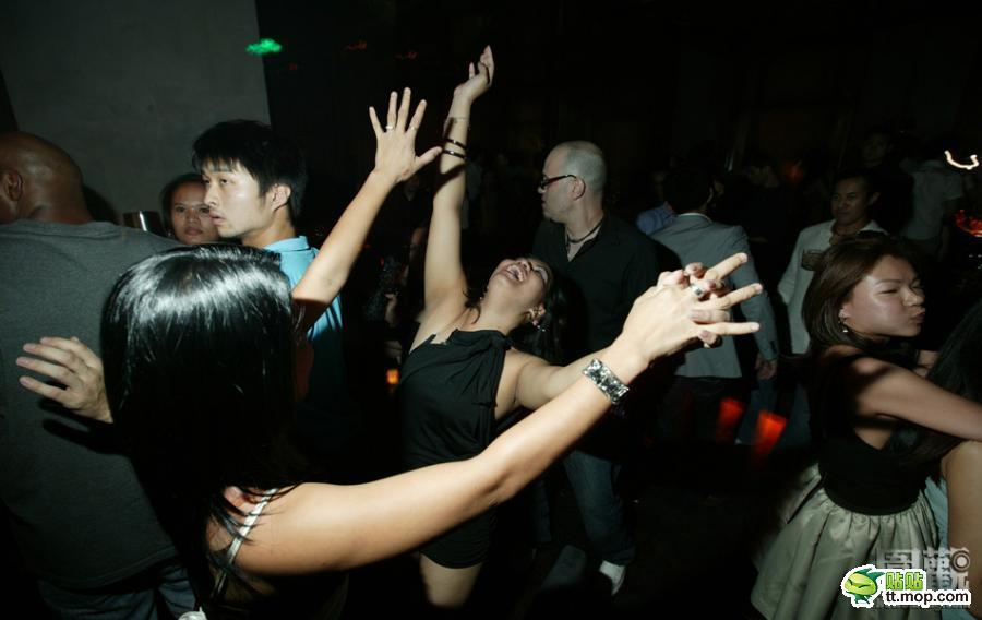 夜店男女的疯狂糜烂生活