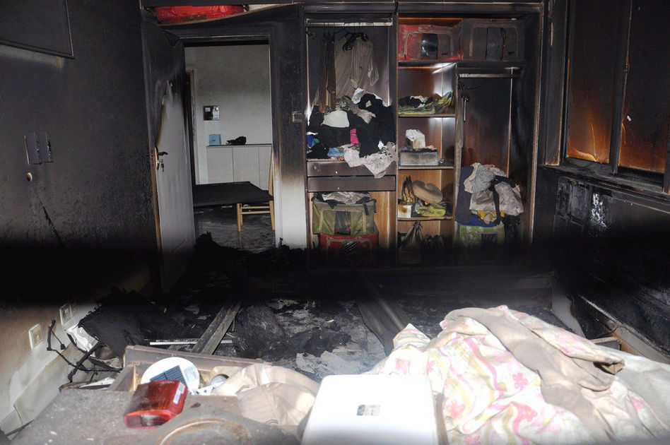 10月6日,巢湖警方将犯罪嫌疑人捉拿归案,将其押解到案发现场进行指认.