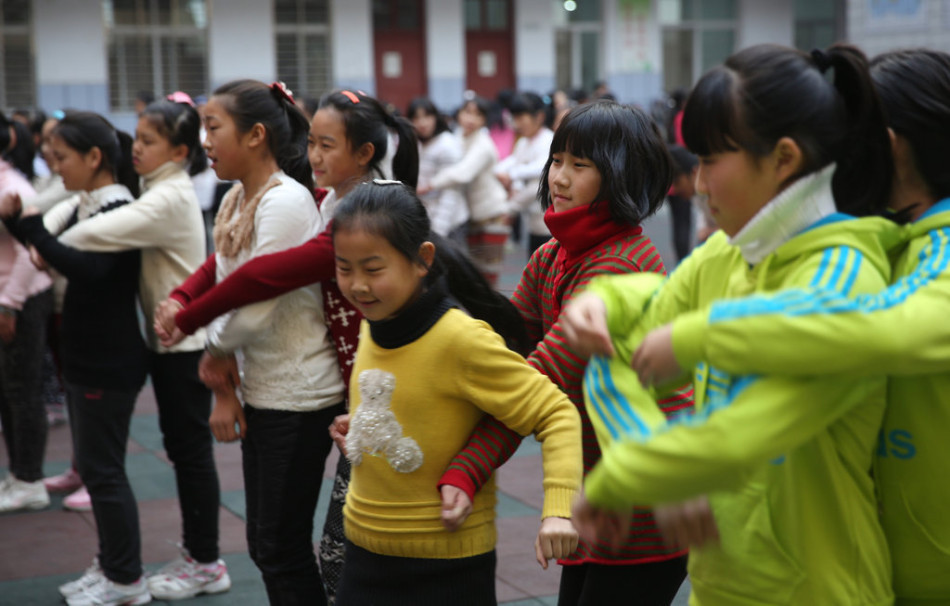 小学六年级女生内衣照