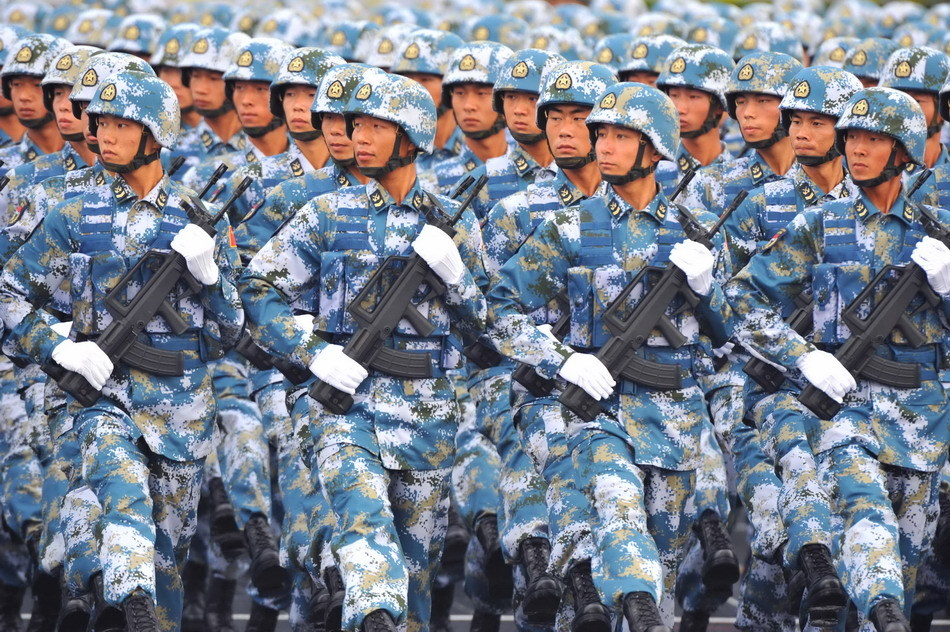 受阅部队排列整齐陆续就位