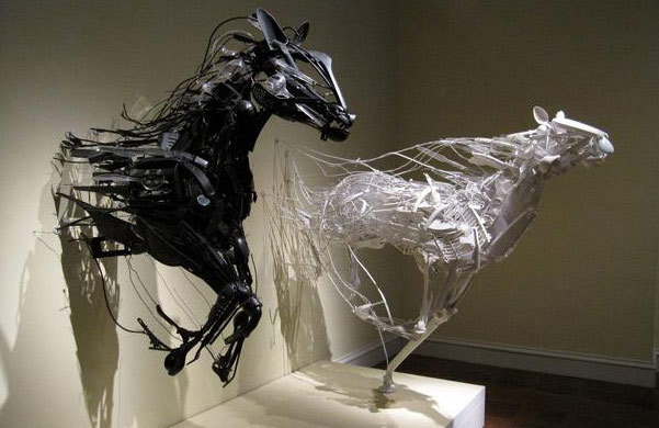 艺术家将废旧塑料做成精美艺术品_高清图集_新浪网