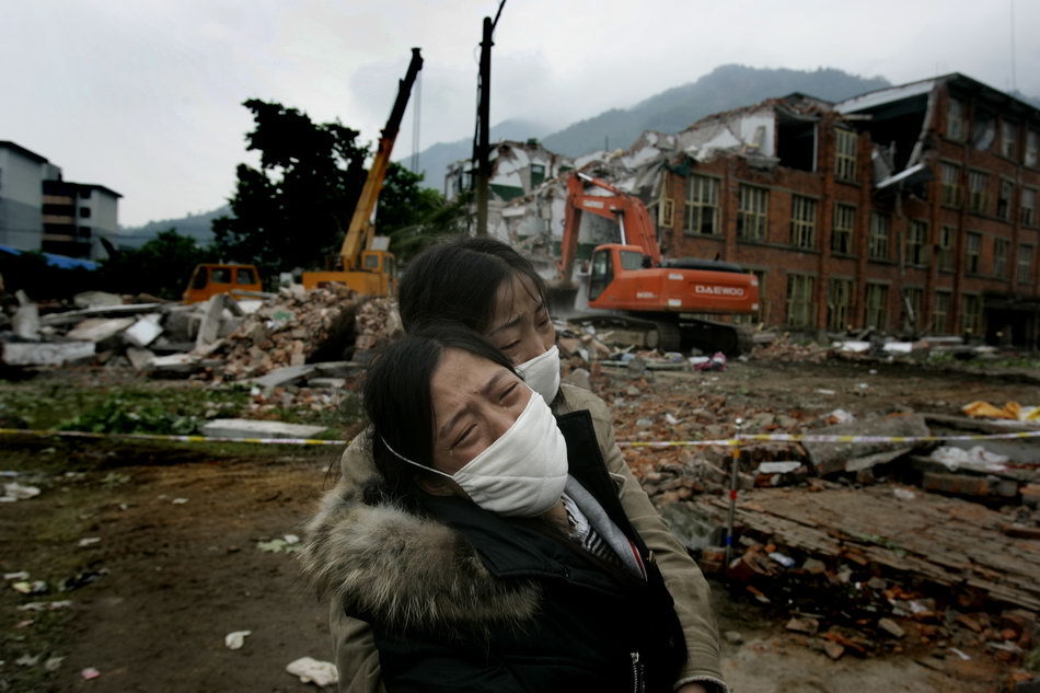 很多人在地震中丧失了自己的亲人