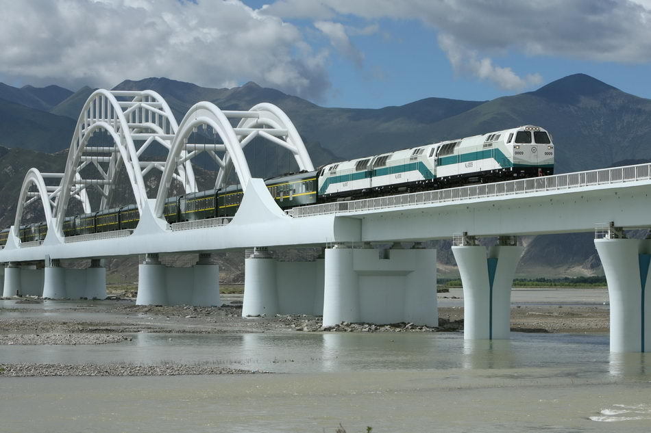 世界最长的高原铁路-青藏铁路_高清图集_新浪网