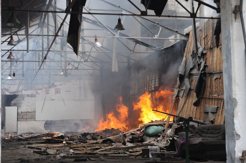 南京工厂爆炸起火扑救现场_高清图集_新浪网