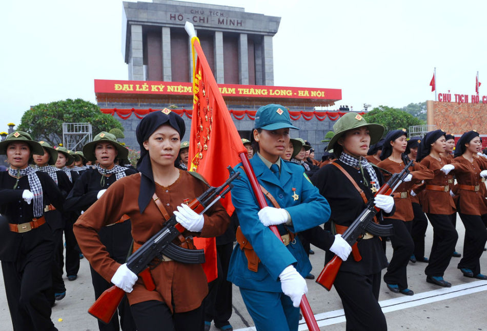 越南举行大型阅兵式庆祝河内建城千年