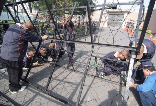 图集 继续左滑进入下一图集 陈水扁从台北看守所移监前往台北监狱服刑