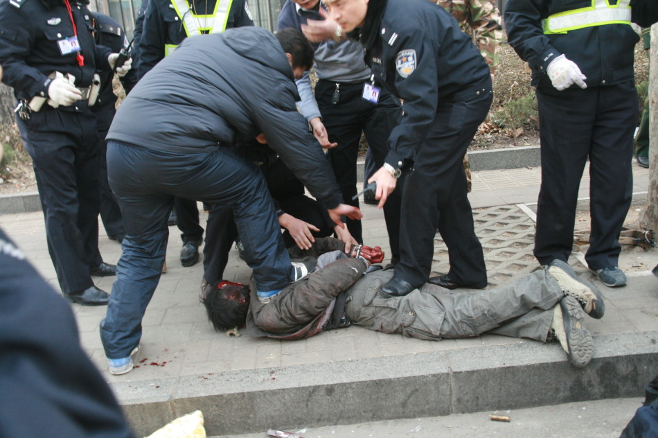 山东泰安发生袭警事件_高清图集_新浪网