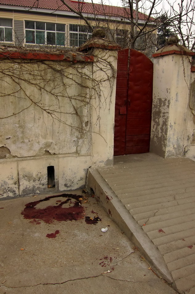 泰安市公安局副局长徐志刚介绍,目前案件中受伤的另外3名民警及有关