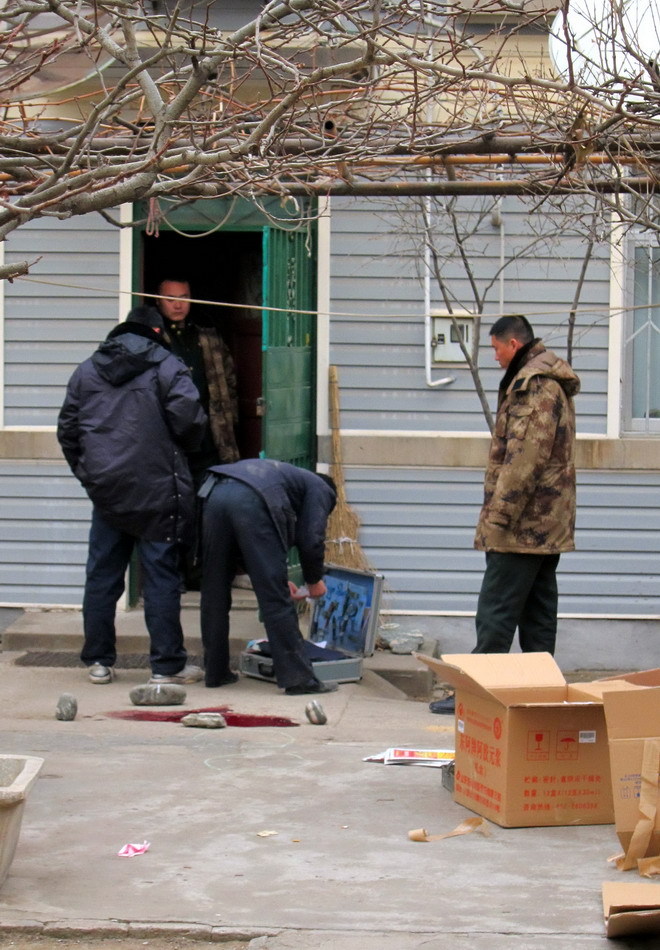 泰安市公安局副局长徐志刚介绍,目前案件中受伤的另外3名民警及有关