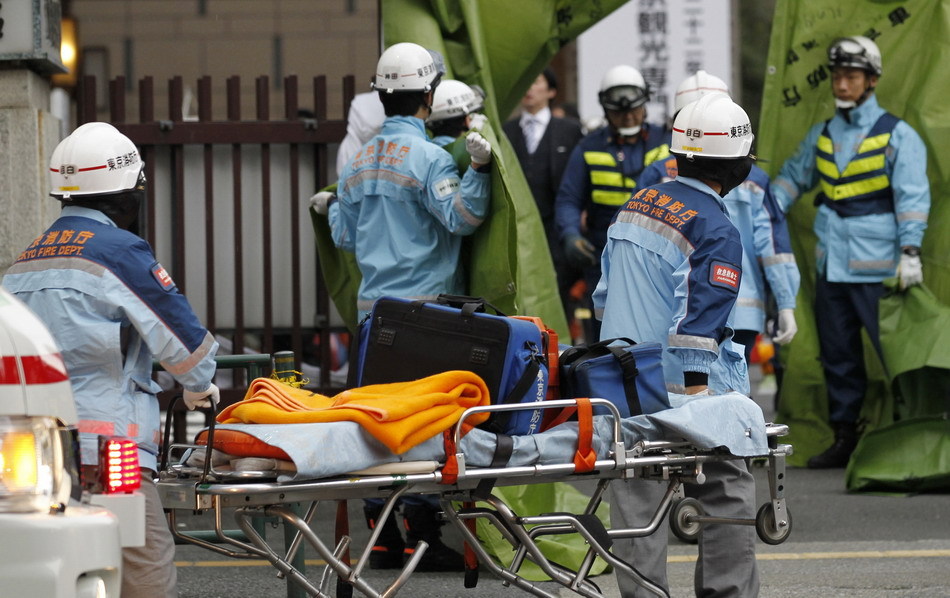 汶川大地震日本救援队图片