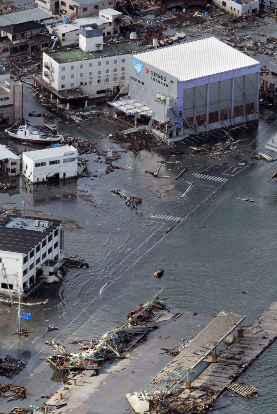 日本暴雨引发洪水图片