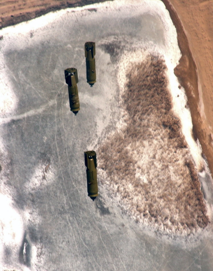 空军轰炸机黄河炸冰排除凌汛险情