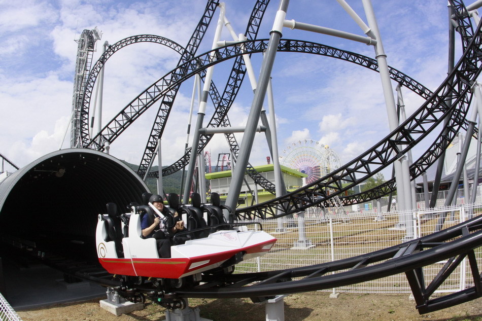 世界最大角度过山车现身日本刷新纪录_高清图集_新浪网