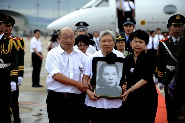 在台湾牺牲红色女特工朱枫骨灰归乡