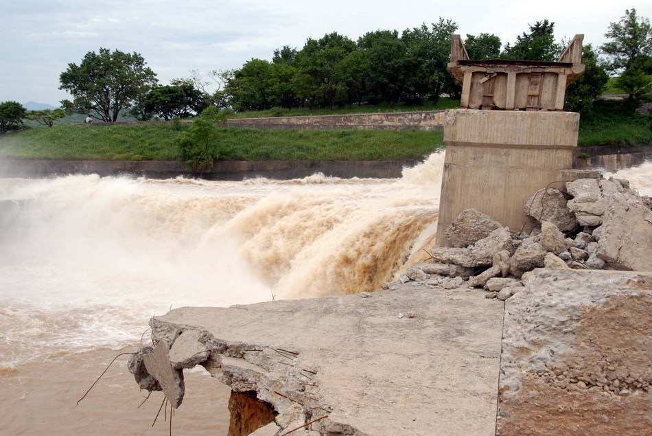 洪水对朝鲜主要产粮区黄海南道的设施带来损害