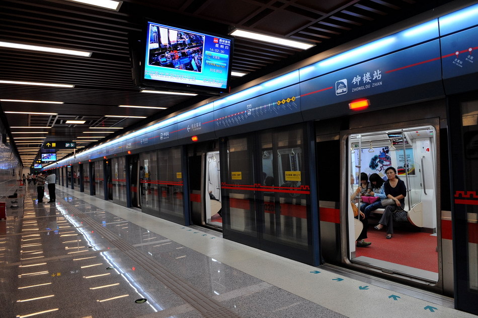 西安地铁迎来市民首次试乘体验