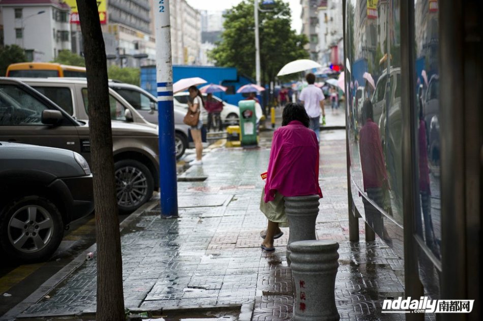 深圳流浪女怀孕流落街头
