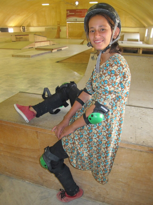 戴粉红帽子的是胡尔希德