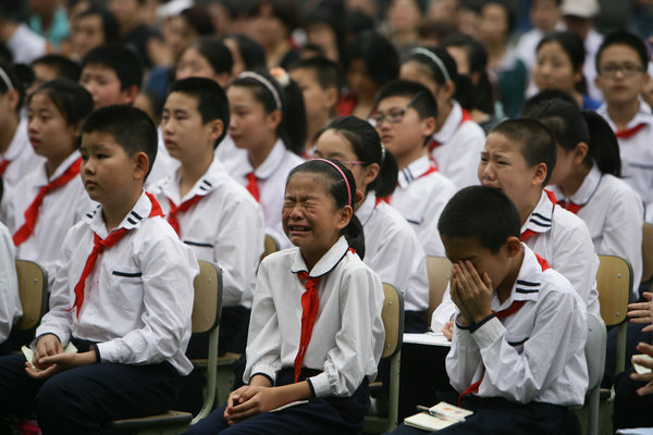 1 / 6 10月22日,一场孝德教育主题报告会在宁波市镇安小学举行.
