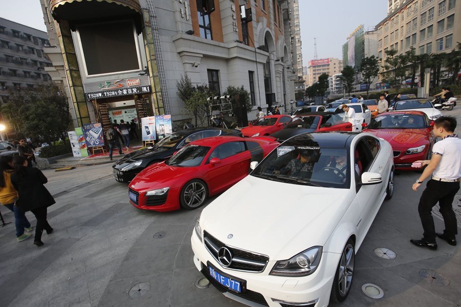 武汉40多辆豪车集体上街_新浪图片