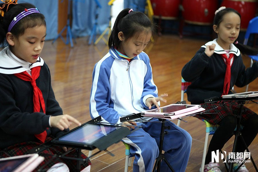 深圳小学生组建ipad乐队