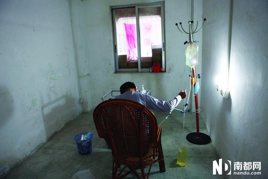 尿毒症男子自制透析室艰难维系生命_高清图集_新浪网