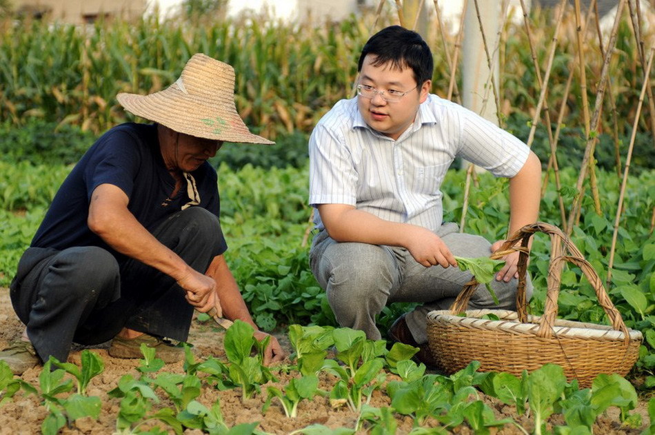 江苏24岁大学生村官当选正处级干部 系高考状元_高清图集_新浪网