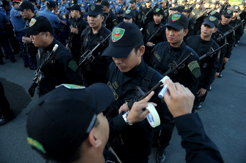 菲律宾警察举行封枪仪式