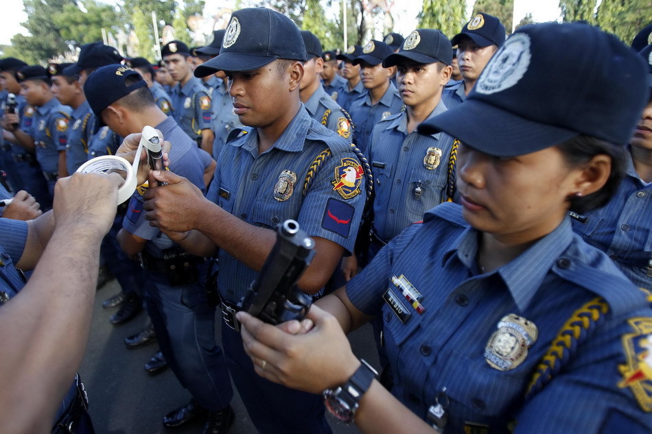 菲律宾警察举行封枪仪式