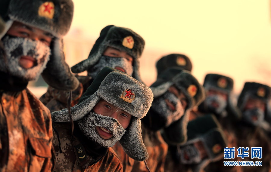 黑河边防战士零下38度户外站岗脸结霜