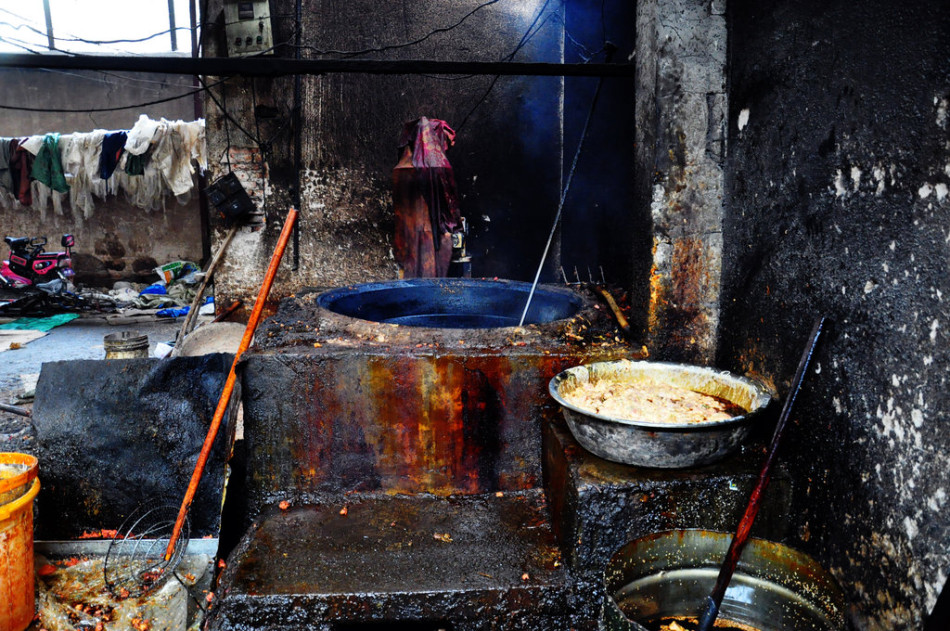 郑州查处牙签肉黑作坊