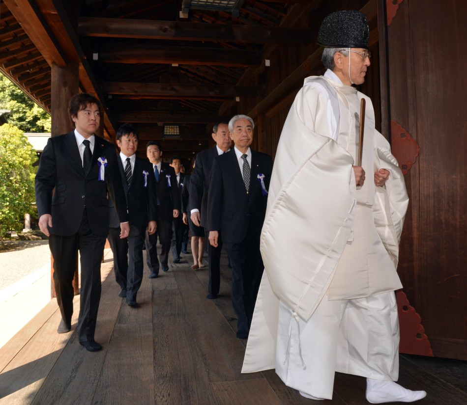 168名日本国会议员集体参拜靖国神社