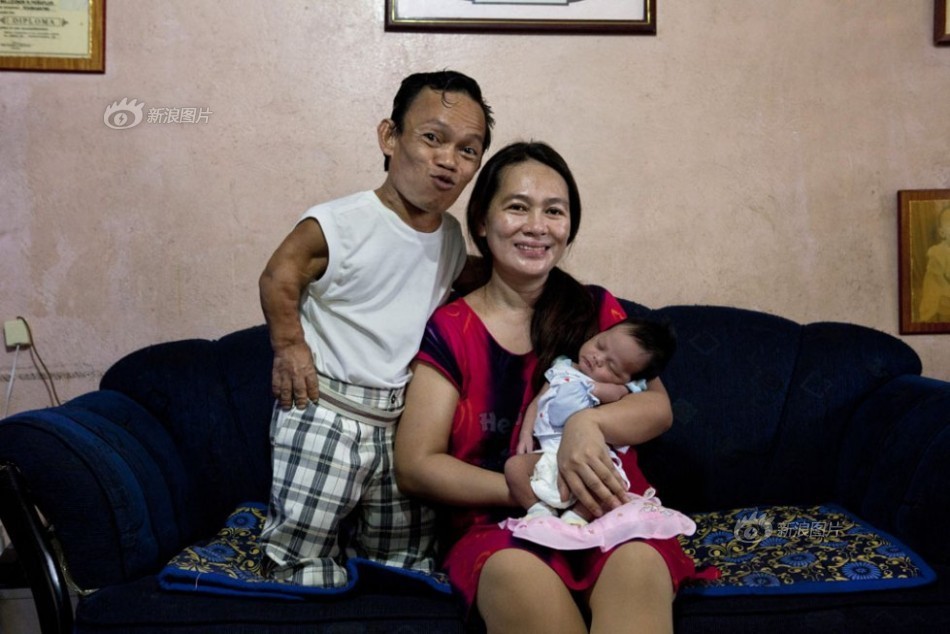 之所以称为"微型",是因为生活在这里的,是一群患有侏儒症的小矮人.