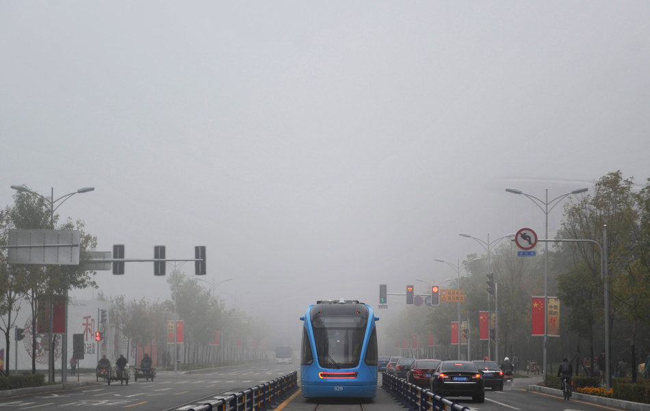 沈阳大雾 市区能见度不足200米