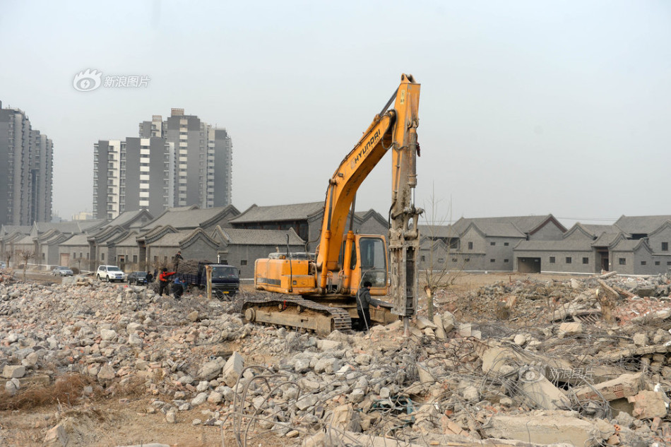 北京拆除37个违建四合院面积近5万平米