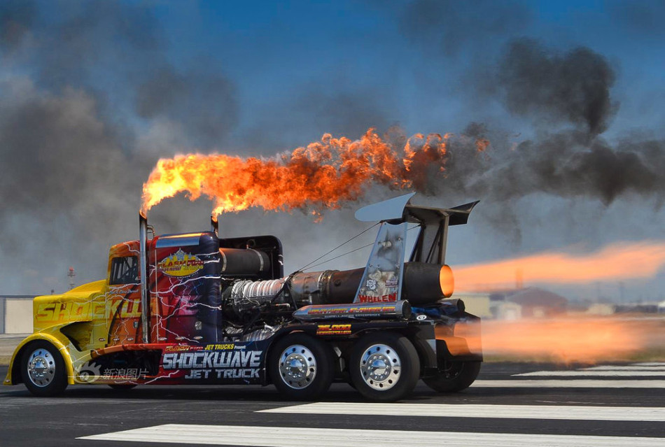 加拿大工程师打造"喷气式卡车"